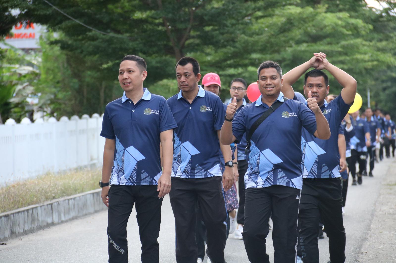 Semarak Hari Bhakti Imigrasi ke-75, Kantor Imigrasi Banggai Gelar Fun Walk dan Imigrasi Banggai Idol